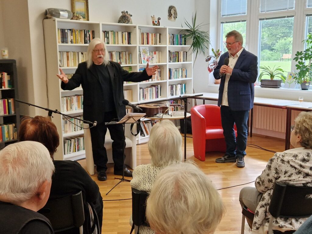 Josef Fousek v Klubu Seniorů